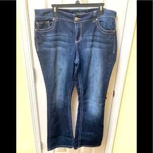 Maurices Classic Straight Mid Rise Jeans 18R